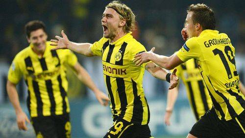 高登棋牌-关于沃尔夫斯堡前锋波梅尔神勇破门，多特蒙德防线不堪一击的信息